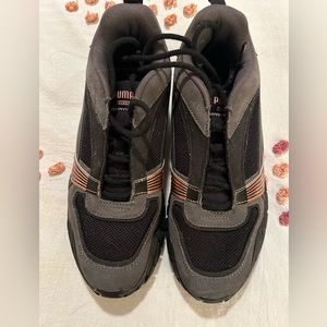 Gently worm puma sneaker , very hard sole